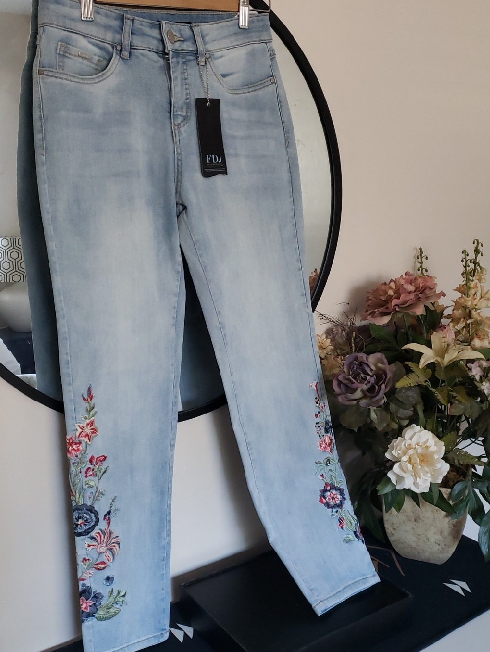 Light Wash Embroidered Women’s Jeans